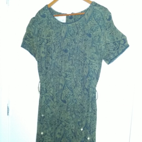 Gorgeous Paisley Dress from  Sarah Elizabeth. - Picture 4 of 5